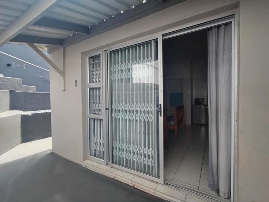 1 Bedroom Property for Sale in Margate KwaZulu-Natal