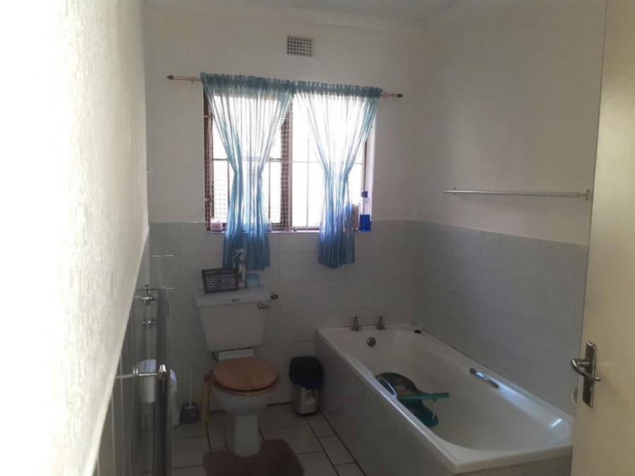 3 Bedroom Property for Sale in Amanzimtoti KwaZulu-Natal