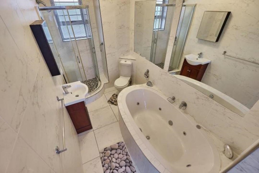 2 Bedroom Property for Sale in Amanzimtoti KwaZulu-Natal