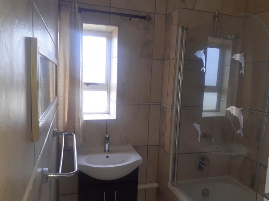 2 Bedroom Property for Sale in Amanzimtoti KwaZulu-Natal