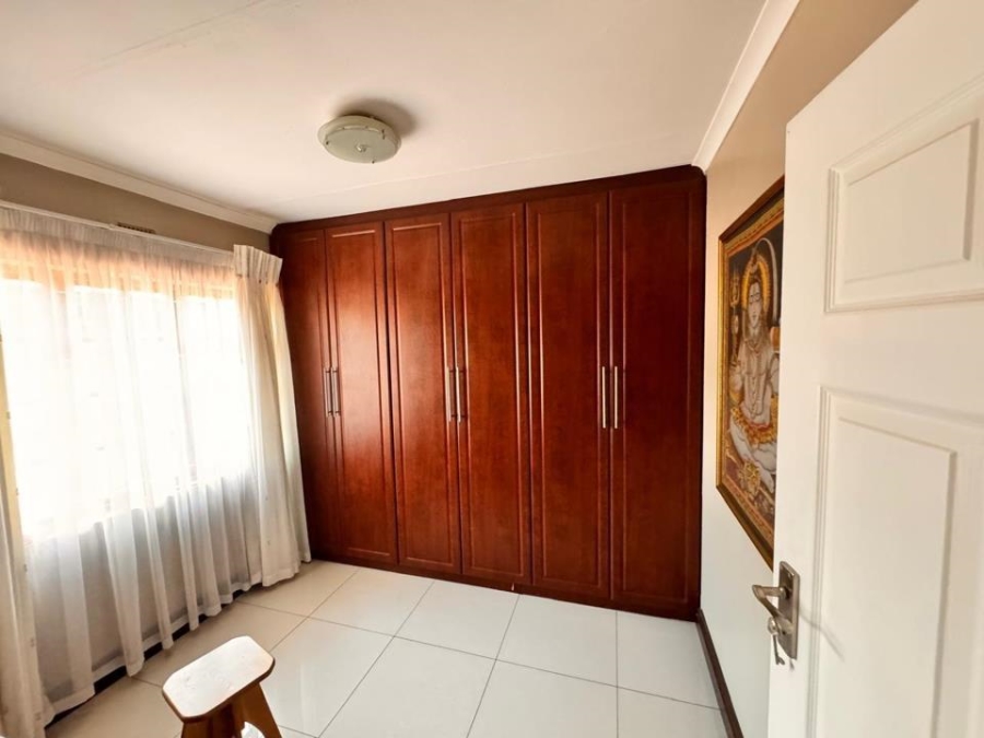 6 Bedroom Property for Sale in Centenary Park KwaZulu-Natal