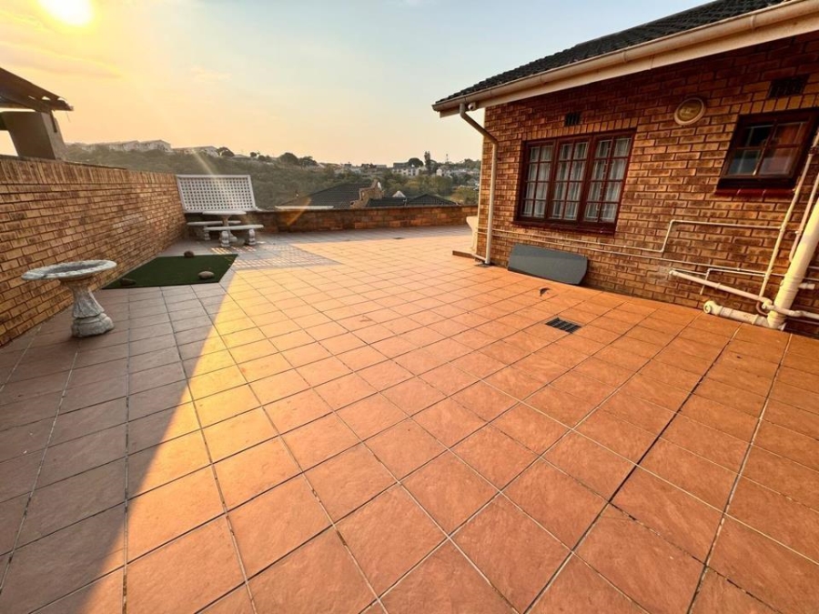 6 Bedroom Property for Sale in Centenary Park KwaZulu-Natal