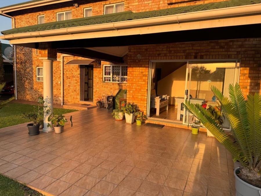 4 Bedroom Property for Sale in Somerset Park KwaZulu-Natal