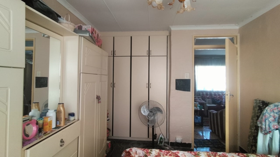 1 Bedroom Property for Sale in Caneside KwaZulu-Natal