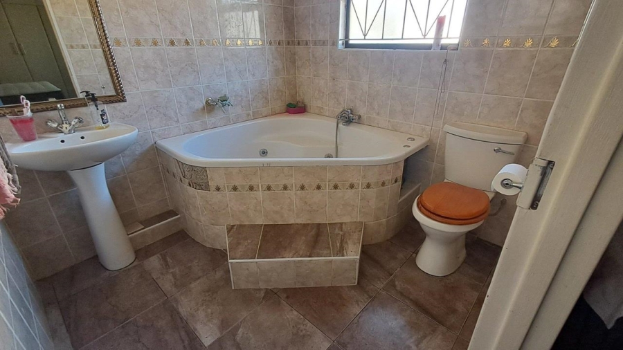 3 Bedroom Property for Sale in Rose Park KwaZulu-Natal