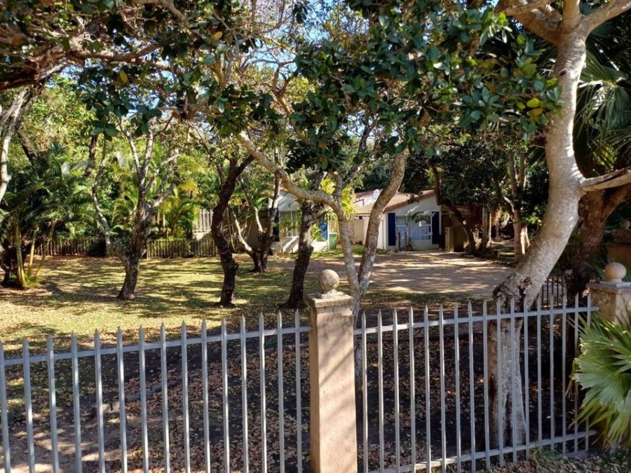 5 Bedroom Property for Sale in Leisure Bay KwaZulu-Natal