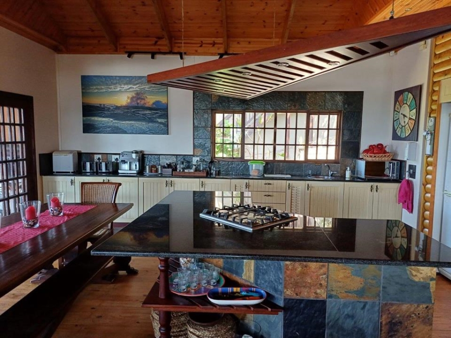 5 Bedroom Property for Sale in Ivy Beach KwaZulu-Natal