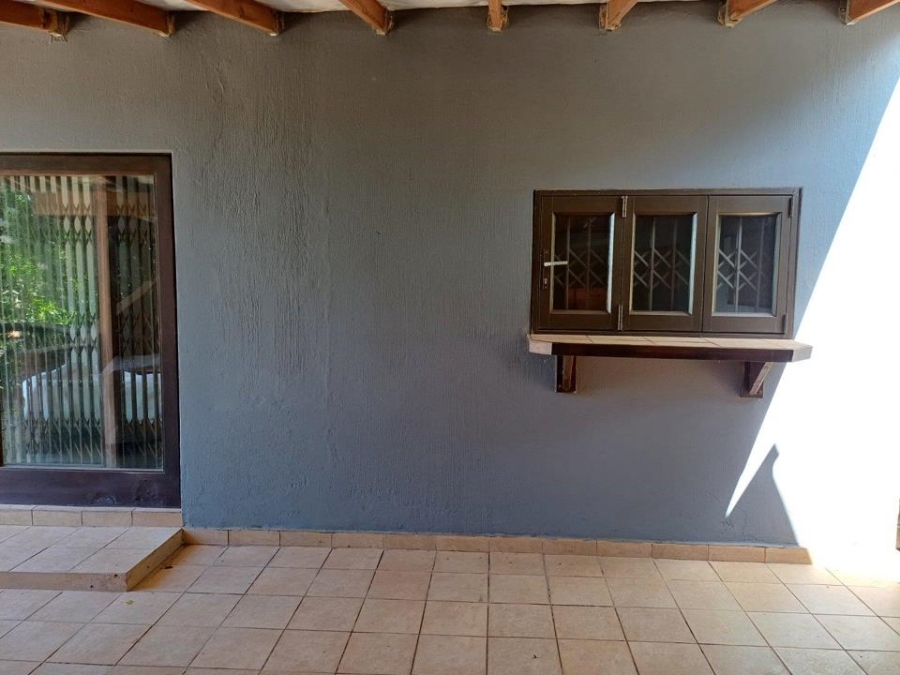 6 Bedroom Property for Sale in Leisure Bay KwaZulu-Natal