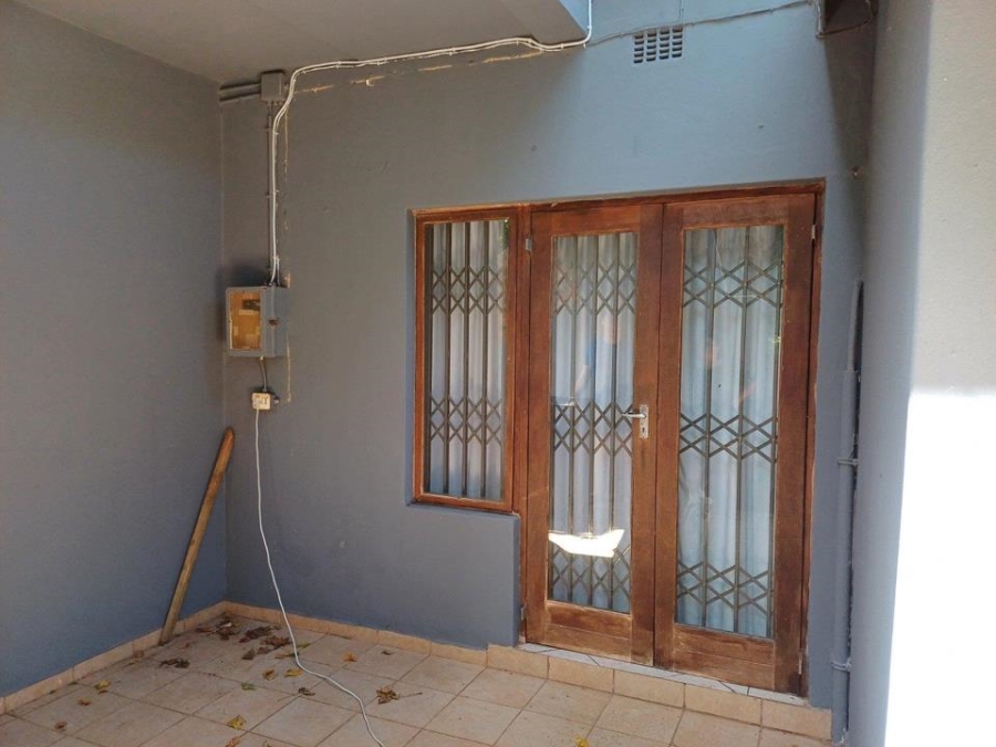 6 Bedroom Property for Sale in Leisure Bay KwaZulu-Natal