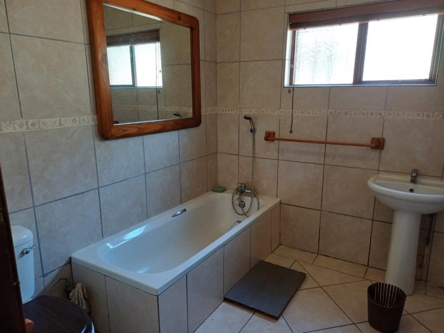 6 Bedroom Property for Sale in Leisure Bay KwaZulu-Natal