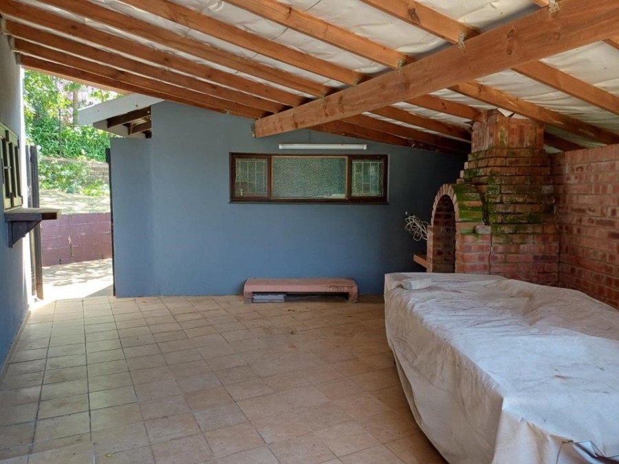 6 Bedroom Property for Sale in Leisure Bay KwaZulu-Natal