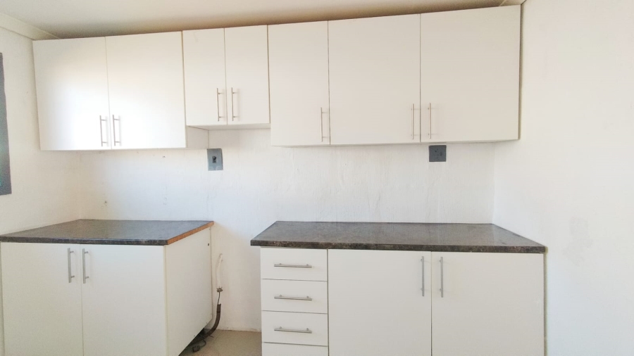 1 Bedroom Property for Sale in Eastbury KwaZulu-Natal