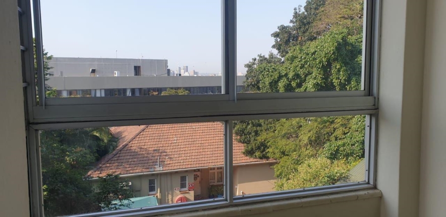 1 Bedroom Property for Sale in Essenwood KwaZulu-Natal