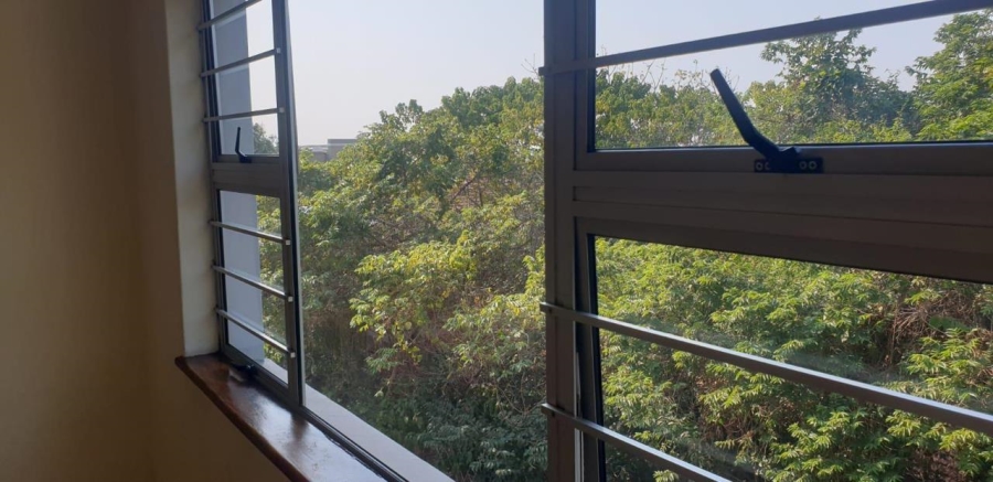 1 Bedroom Property for Sale in Essenwood KwaZulu-Natal