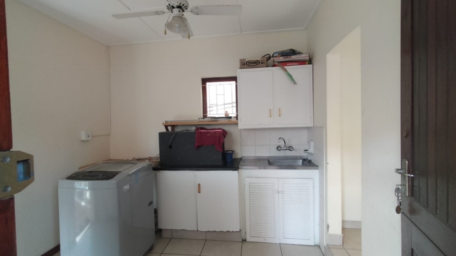 To Let 1 Bedroom Property for Rent in Athlone KwaZulu-Natal