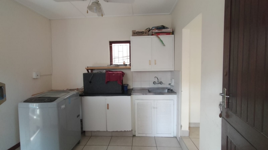 To Let 1 Bedroom Property for Rent in Athlone KwaZulu-Natal