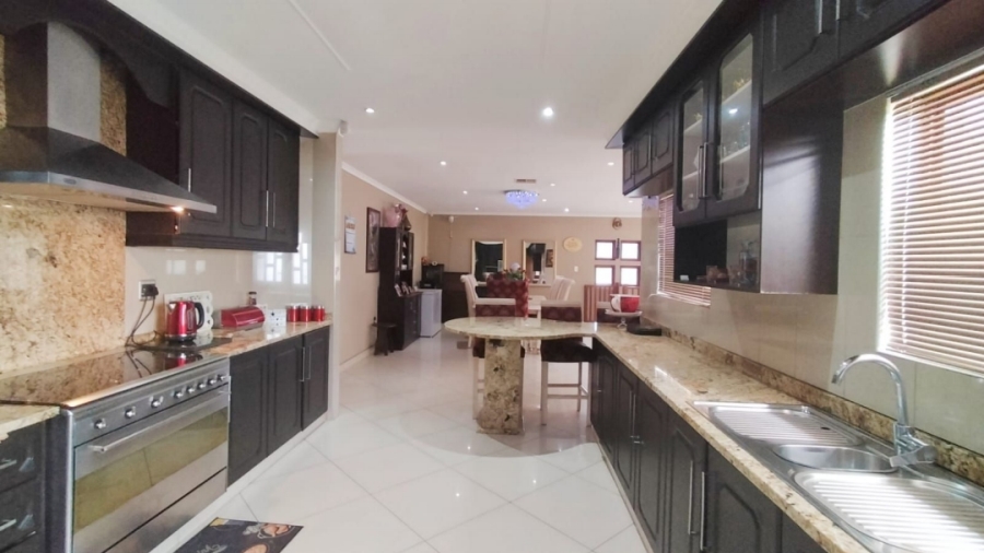 4 Bedroom Property for Sale in Queensburgh KwaZulu-Natal