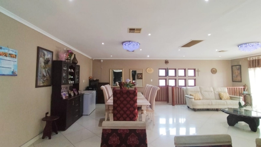 4 Bedroom Property for Sale in Queensburgh KwaZulu-Natal