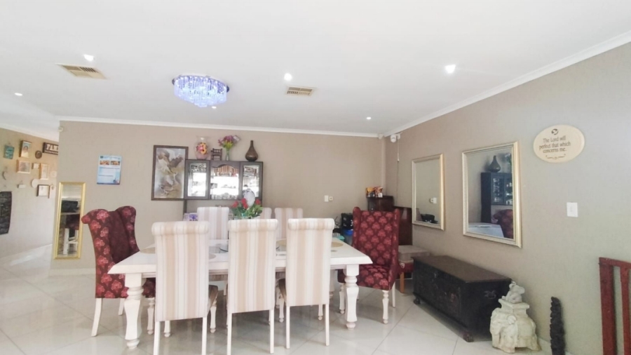 4 Bedroom Property for Sale in Queensburgh KwaZulu-Natal