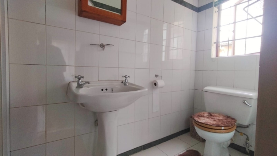 4 Bedroom Property for Sale in Queensburgh KwaZulu-Natal