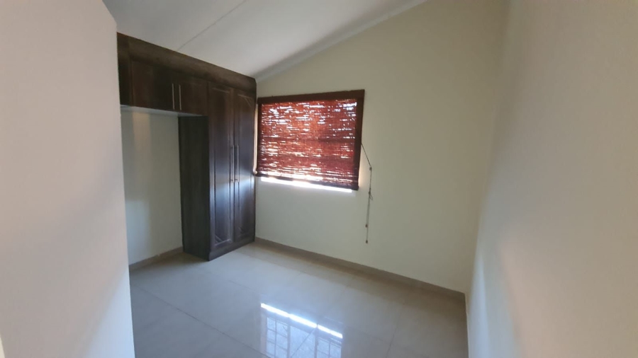 To Let 2 Bedroom Property for Rent in Grove End KwaZulu-Natal