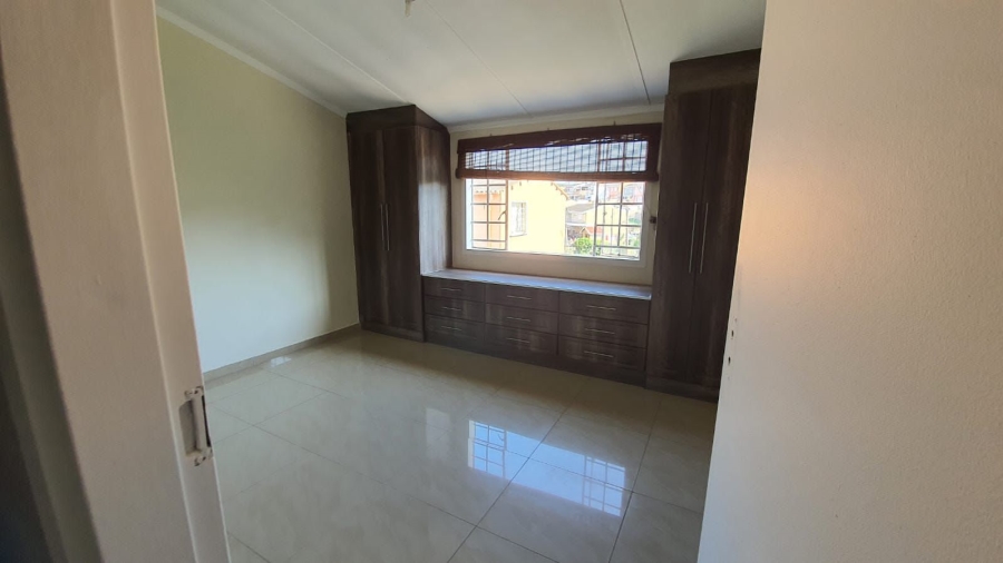 To Let 2 Bedroom Property for Rent in Grove End KwaZulu-Natal