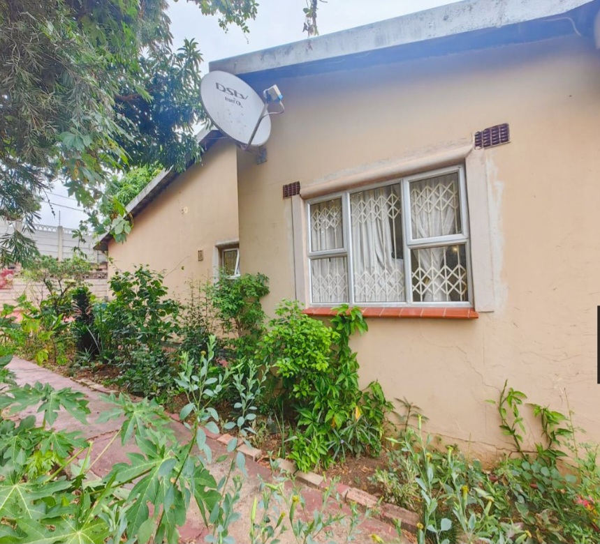 4 Bedroom Property for Sale in Northcroft KwaZulu-Natal