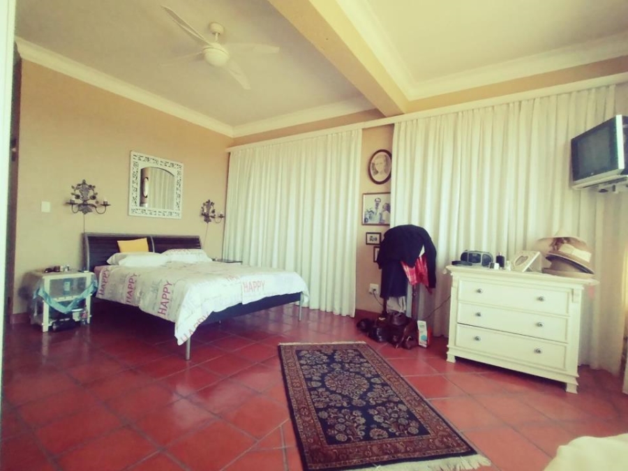 5 Bedroom Property for Sale in Margate KwaZulu-Natal