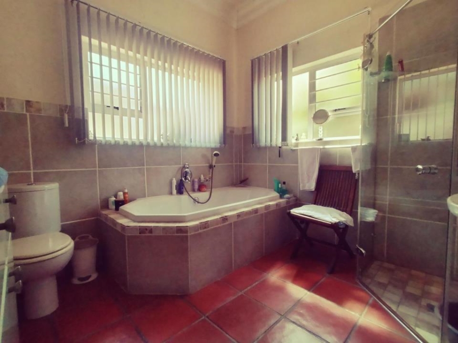 5 Bedroom Property for Sale in Margate KwaZulu-Natal