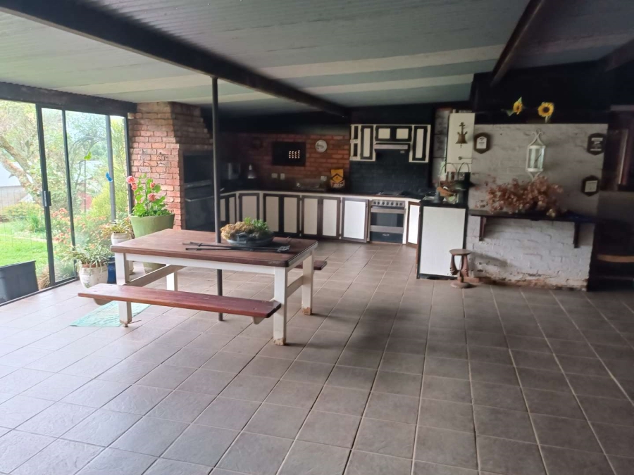 5 Bedroom Property for Sale in Claridge KwaZulu-Natal