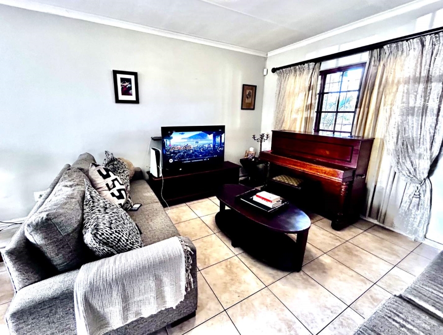 3 Bedroom Property for Sale in Sunningdale KwaZulu-Natal