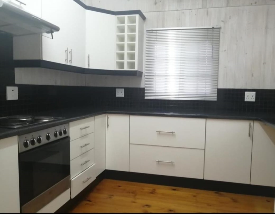 To Let 3 Bedroom Property for Rent in Monteseel KwaZulu-Natal