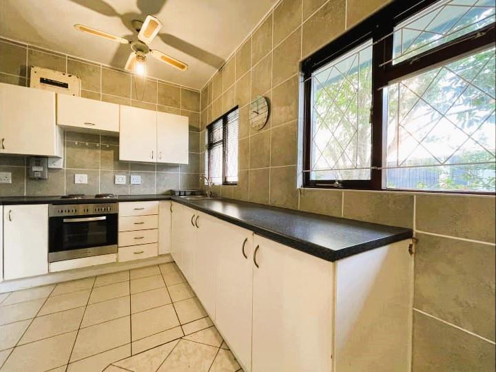 2 Bedroom Property for Sale in Amanzimtoti KwaZulu-Natal