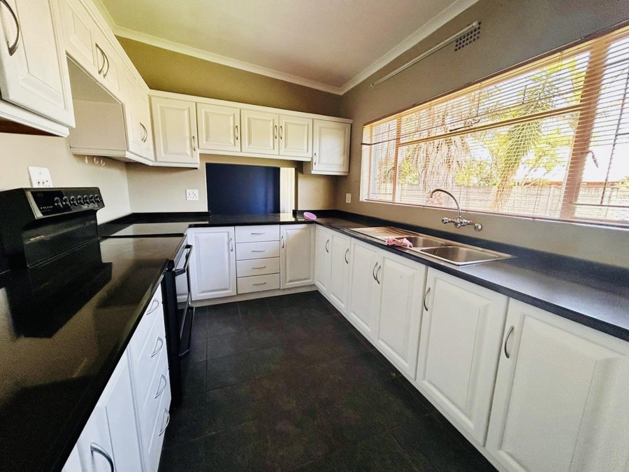 To Let 3 Bedroom Property for Rent in Vryheid KwaZulu-Natal