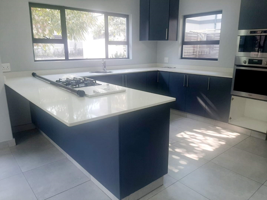 To Let 3 Bedroom Property for Rent in Salt Rock KwaZulu-Natal