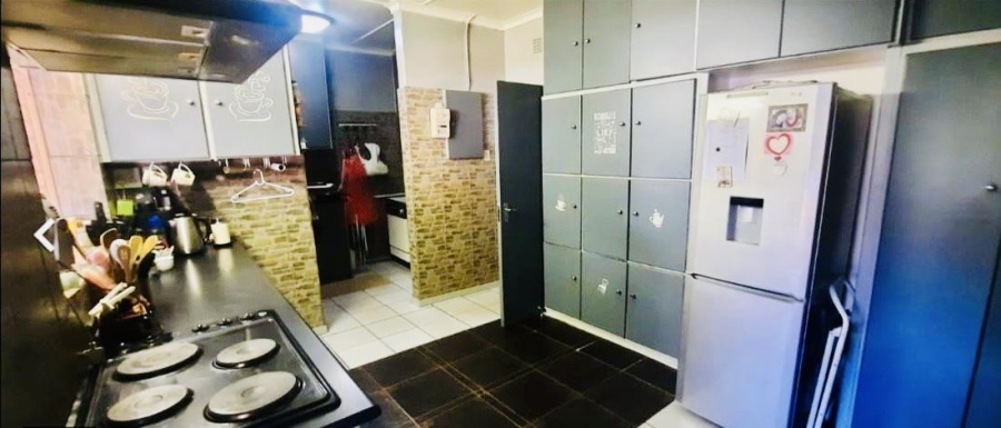 5 Bedroom Property for Sale in Utrecht KwaZulu-Natal