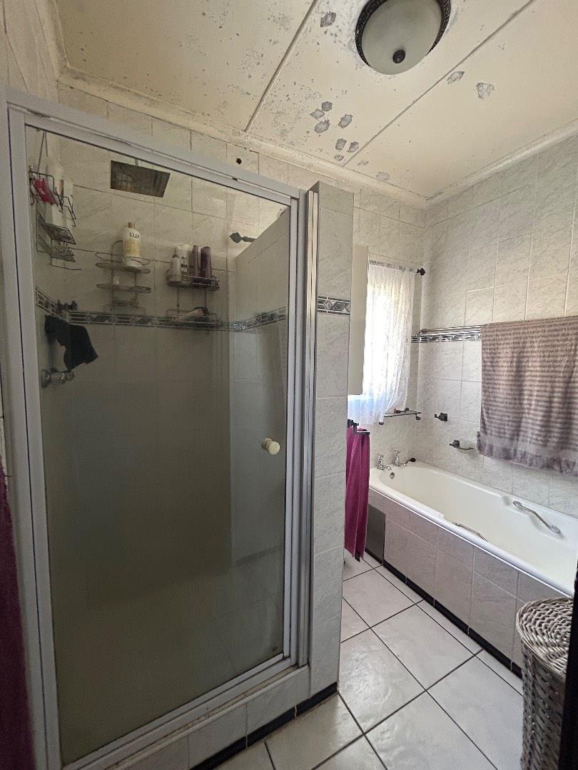 5 Bedroom Property for Sale in Utrecht KwaZulu-Natal