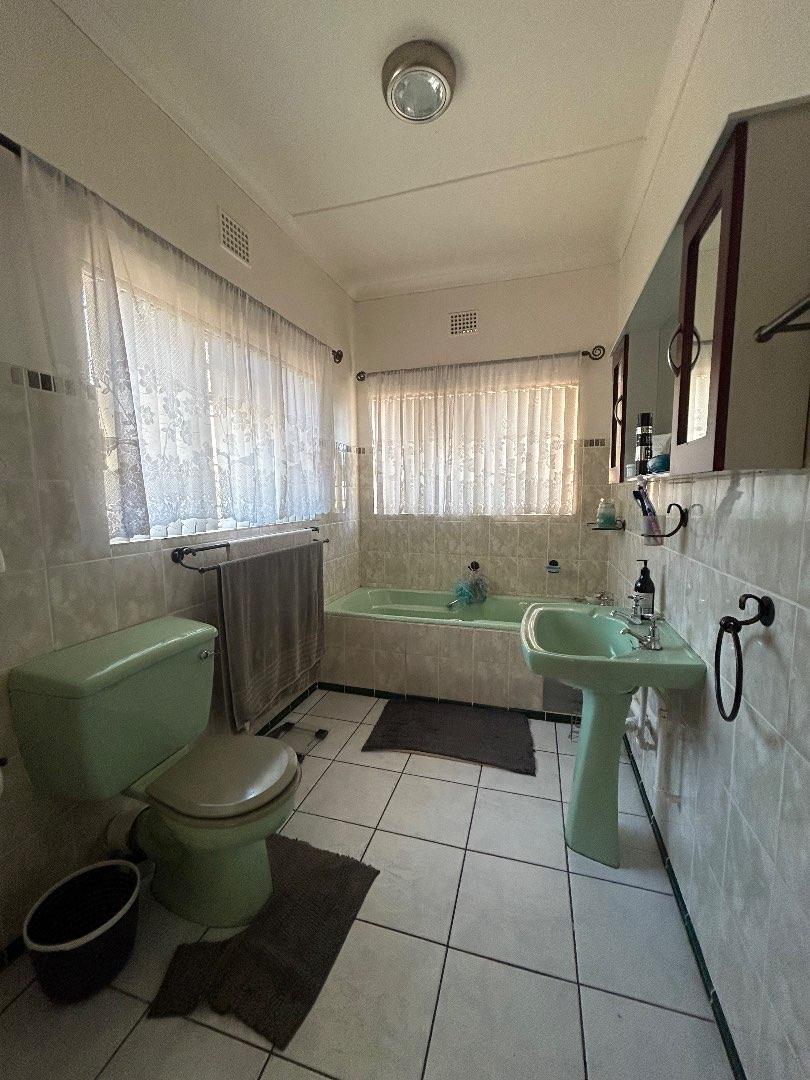 5 Bedroom Property for Sale in Utrecht KwaZulu-Natal