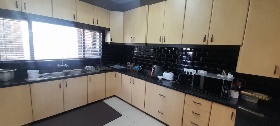 7 Bedroom Property for Sale in Mayville KwaZulu-Natal