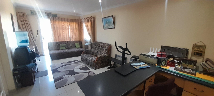 7 Bedroom Property for Sale in Mayville KwaZulu-Natal