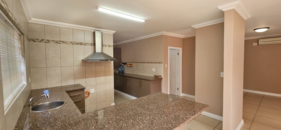 To Let 4 Bedroom Property for Rent in Mount Edgecombe KwaZulu-Natal