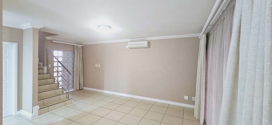 To Let 4 Bedroom Property for Rent in Mount Edgecombe KwaZulu-Natal