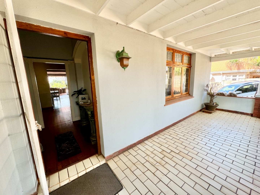 To Let 4 Bedroom Property for Rent in Durban North KwaZulu-Natal