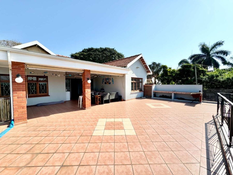 To Let 4 Bedroom Property for Rent in Durban North KwaZulu-Natal