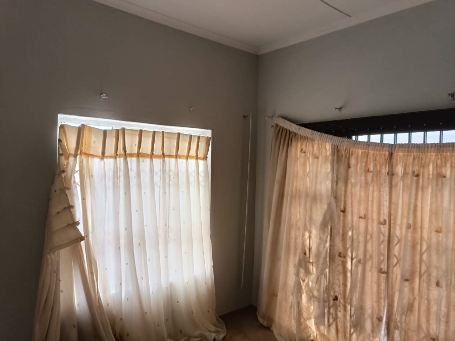 To Let 4 Bedroom Property for Rent in Grange KwaZulu-Natal