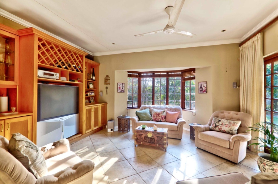 5 Bedroom Property for Sale in Kloof KwaZulu-Natal