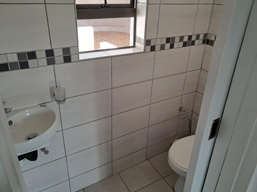 To Let 4 Bedroom Property for Rent in Kildare KwaZulu-Natal