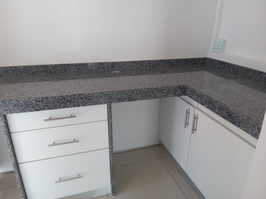 To Let 1 Bedroom Property for Rent in Athlone KwaZulu-Natal