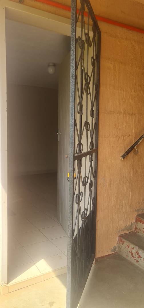 1 Bedroom Property for Sale in Caneside KwaZulu-Natal