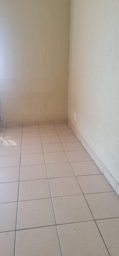 1 Bedroom Property for Sale in Caneside KwaZulu-Natal